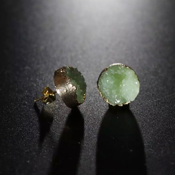 🍏Green Druzy Round Stud Earrings - Picture 2 of 7